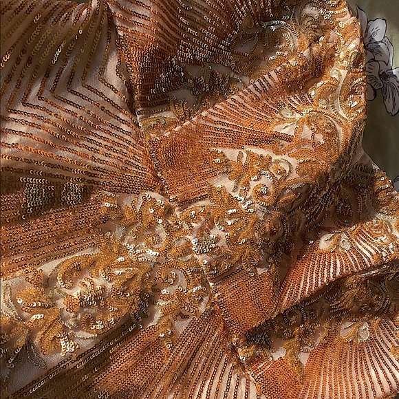 NEW Goddiva London Sweetheart Neck Mini Dress Gold - Picture 4 of 4